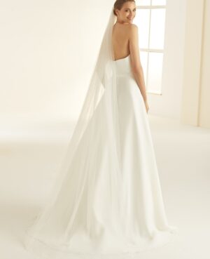 Πέπλο με Ιβουάρ τούλι και χάντρες | S346