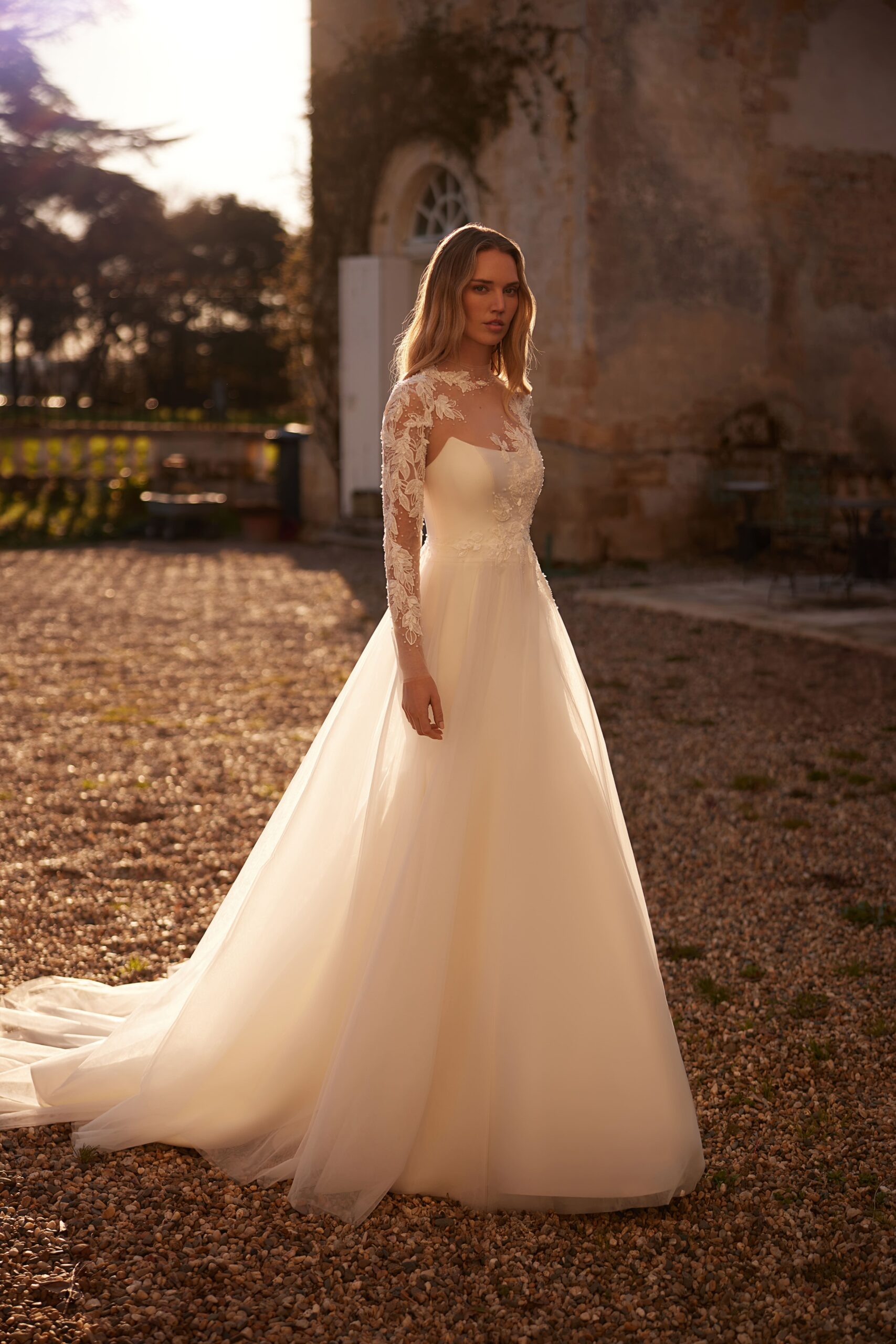 Νυφικό φόρεμα | Aveline dress & tulle robe - Image 2